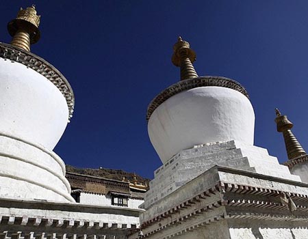 Tashilhunpo Monastery White Stupas