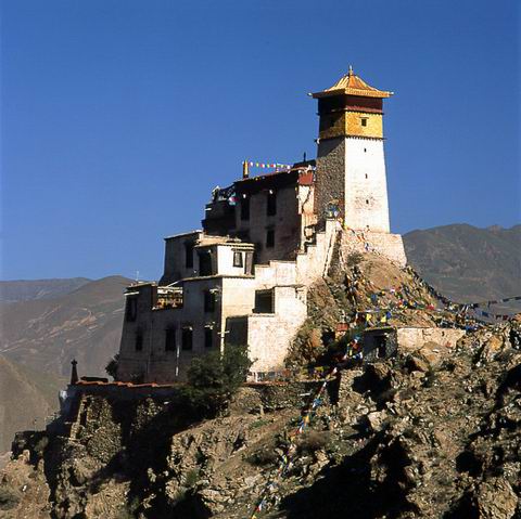 Be shocked by the incredible scenery of Yumbulagang Palace