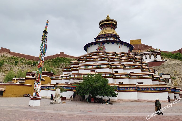 The Kumbu Is the Most Famous Architecture in Palcho Monastery The Kumbu Is the Most Famous Architecture in Palcho Monastery