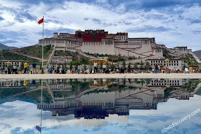 The Magnificent Potala Palace Shot by Our Guest Megan The Magnificent Potala Palace Shot by Our Guest Megan