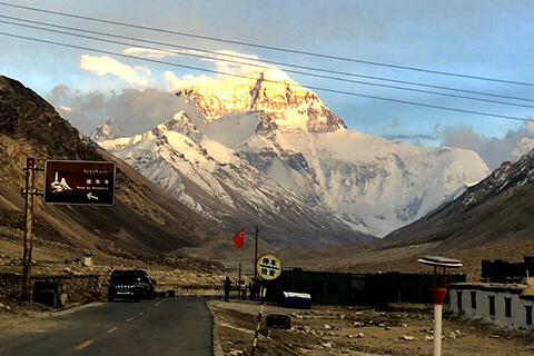 Wing Customized a Lhasa to Everest Base Campe Tour for Client