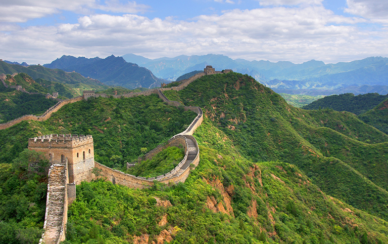 Mutianyu Great Wall impresses visitors for its abundant vegetation