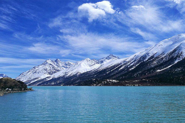 Yamdrok Lake