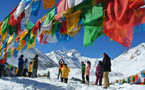 Travelers on the Mount Everest